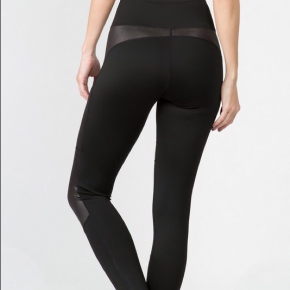 Black Legging Leather Detail - Picture 4 of 4